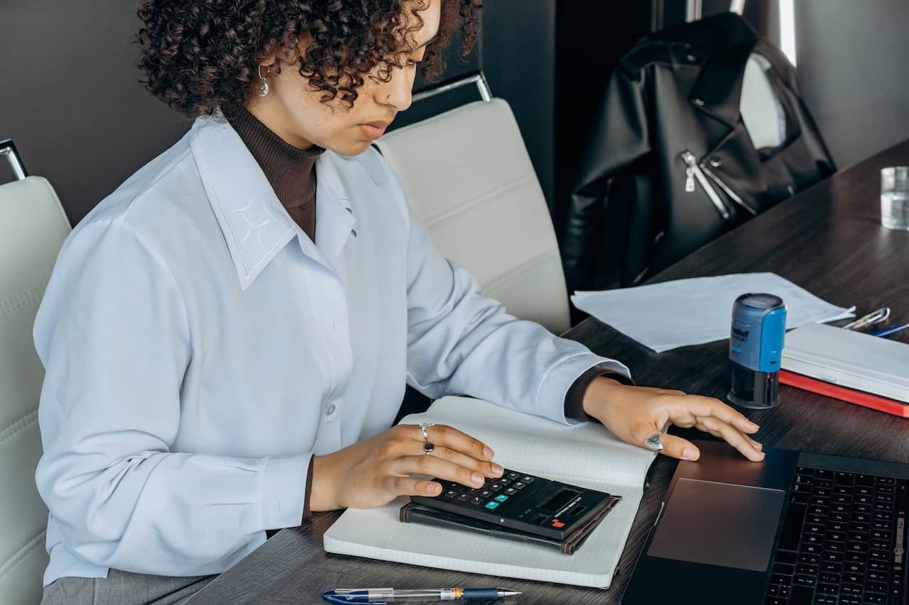An accountant clculating tax